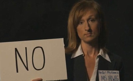 an-actress-in-the-video-playing-a-United-employee-flatly-rejected-Dave's-request-for-compensation